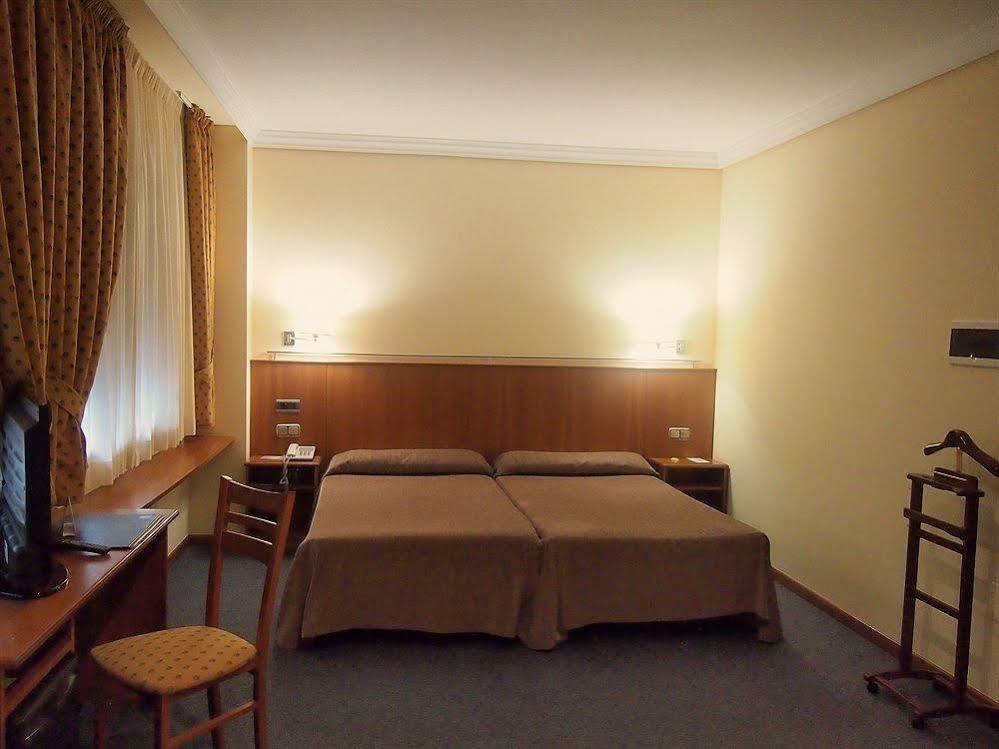 Ciudad De Compostela Hotel